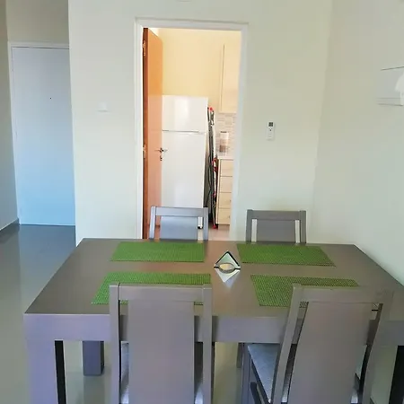 44 Tsimintia Court *